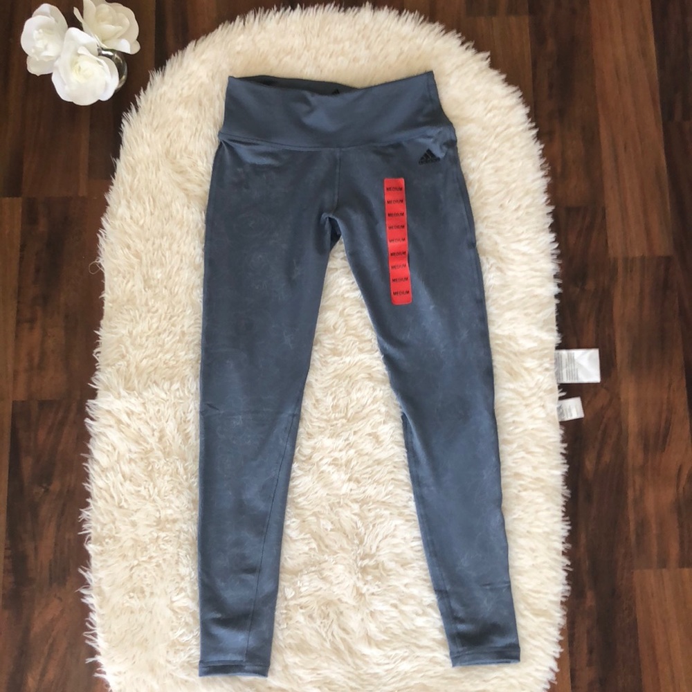 🏃‍♀️🏃‍♀️Adidas Size M